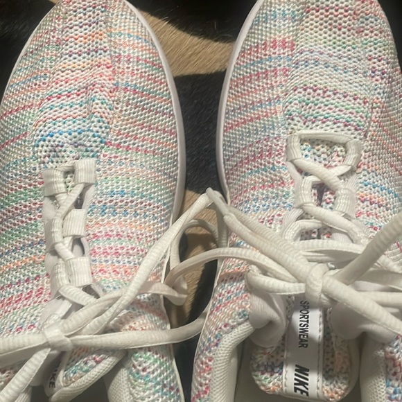 NIKE MULTICOLORED SIZE 7. just like new - Picture 1 of 4